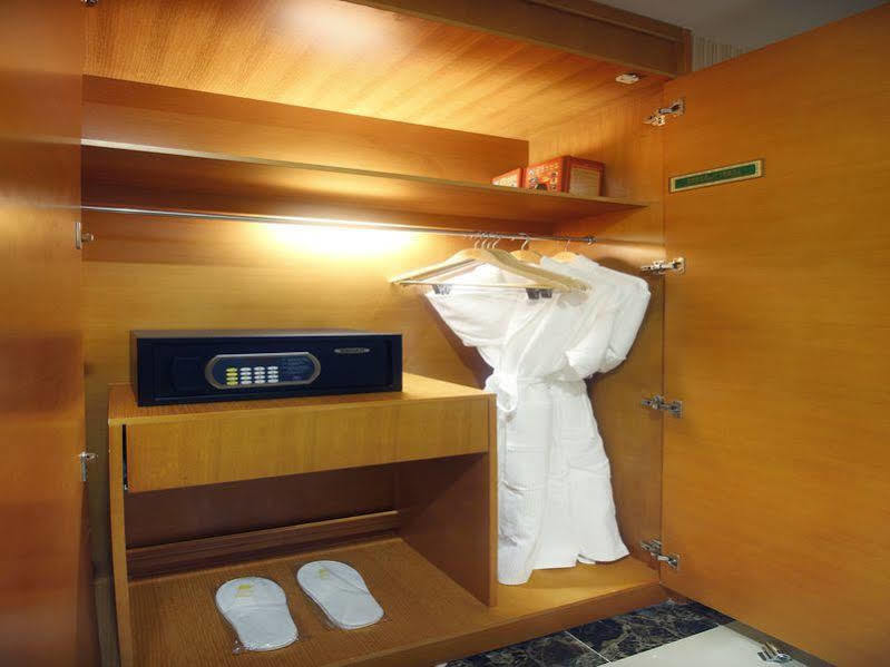 Hanting Express Sanya The First Market Branch Hotel Екстериор снимка